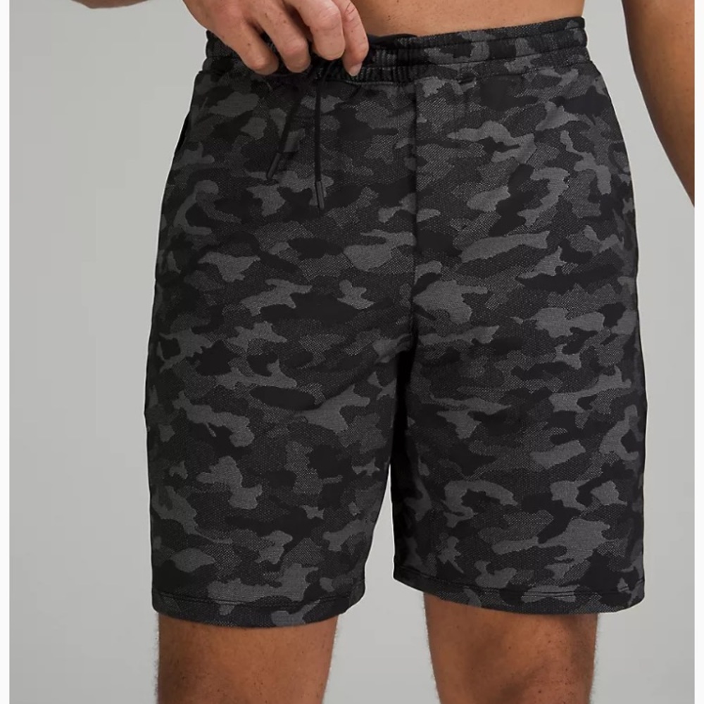 lululemon athletica Men's Black and Gray Camo Athletic Shorts